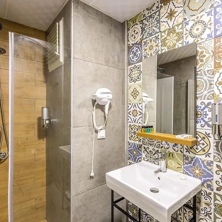 The Rest Port Nd Downtown