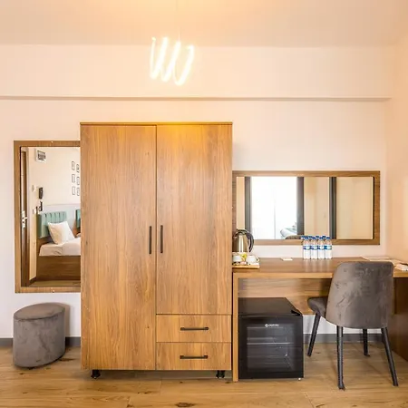 The Rest Port Nd Downtown Hotel