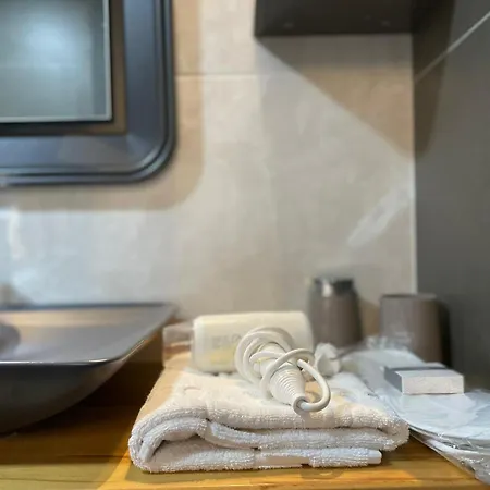 Отель The Rest Port Nd Downtown