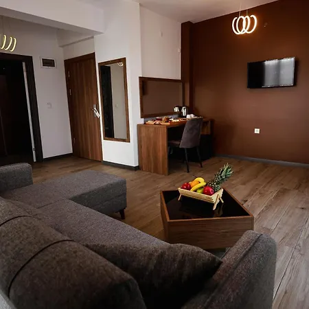 The Rest Port Nd Downtown Hotel