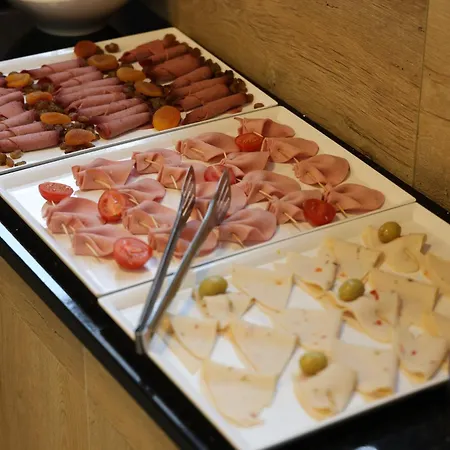 Hotel The Rest Port Nd Downtown